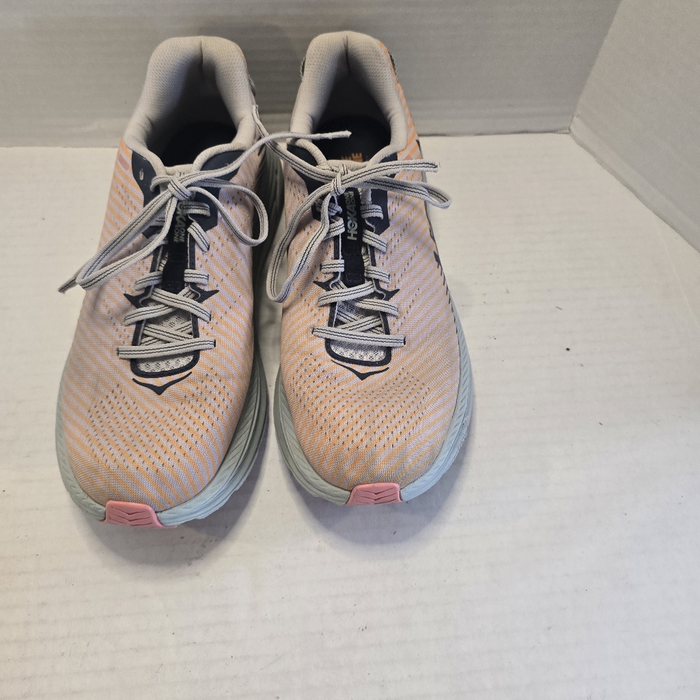 Women running shoes HOKA ONE RINCON‎ 2 SHOES. USED